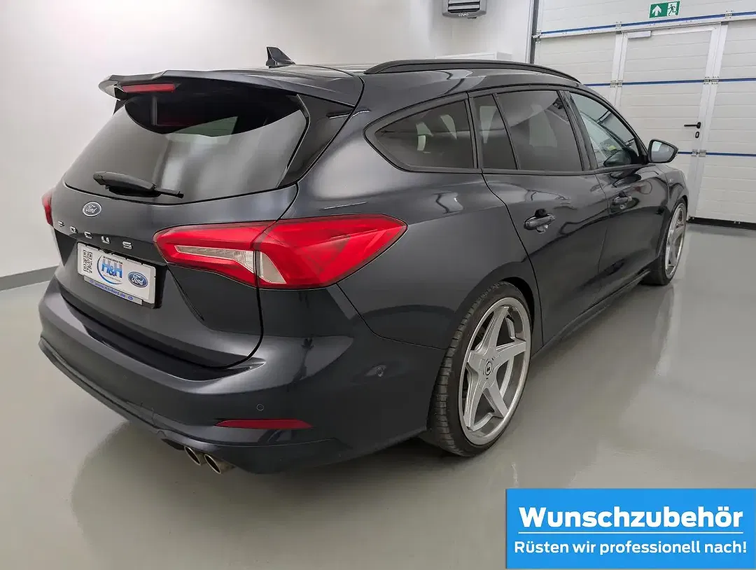 Ford Focus - Thumbnail 4