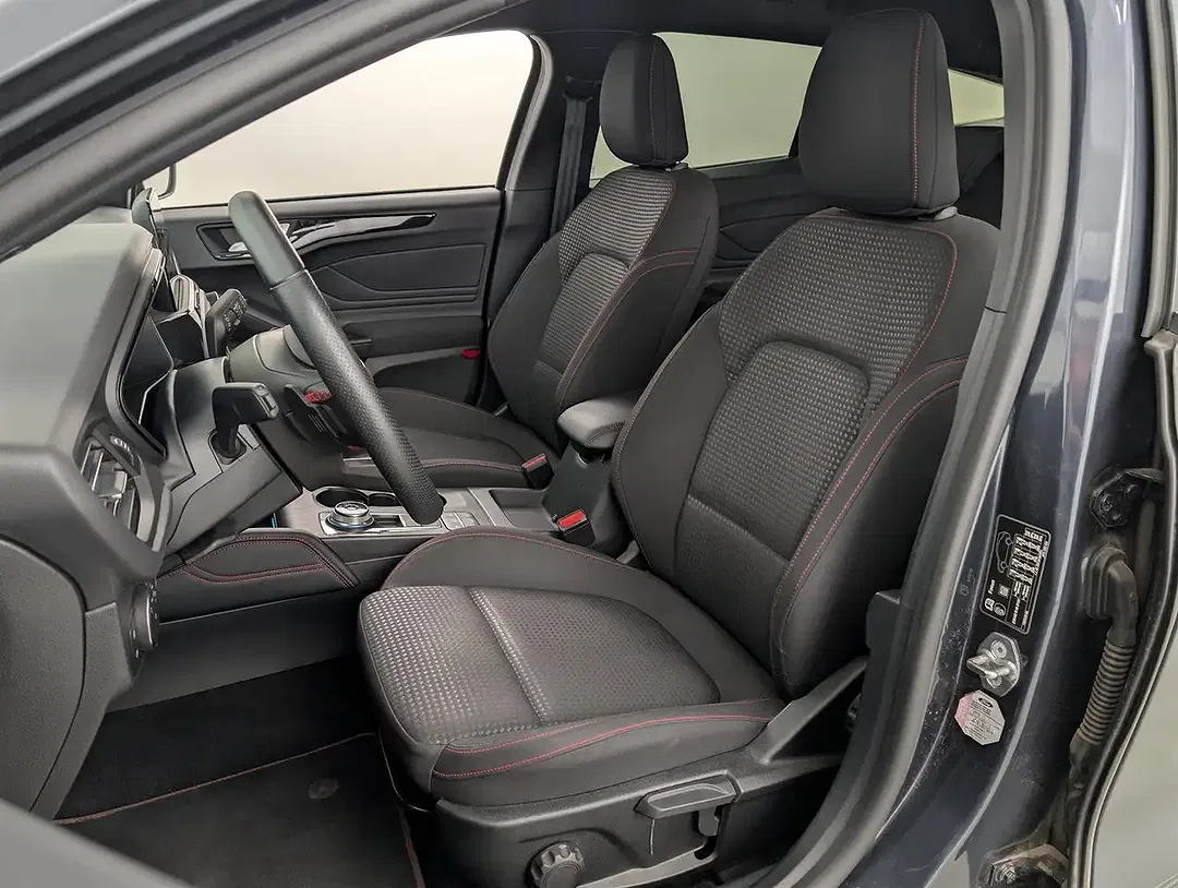 Ford Focus - Thumbnail 9