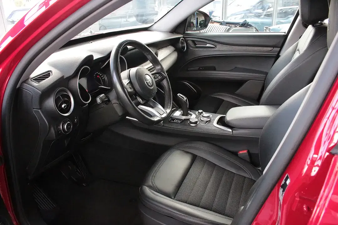 Alfa Romeo Stelvio - Thumbnail 10
