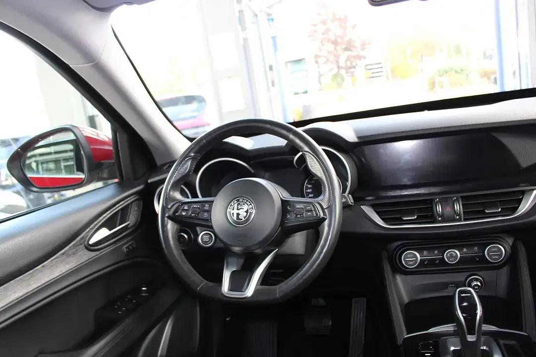 Alfa Romeo Stelvio - Thumbnail 14