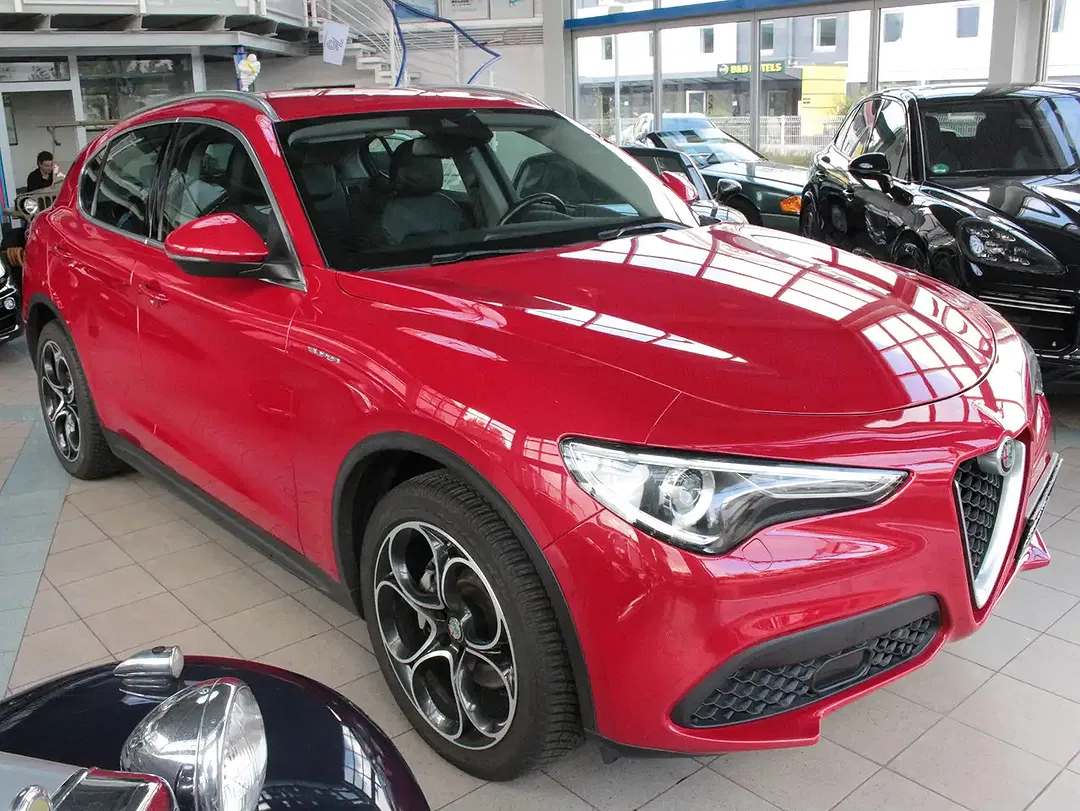 Alfa Romeo Stelvio - Thumbnail 2