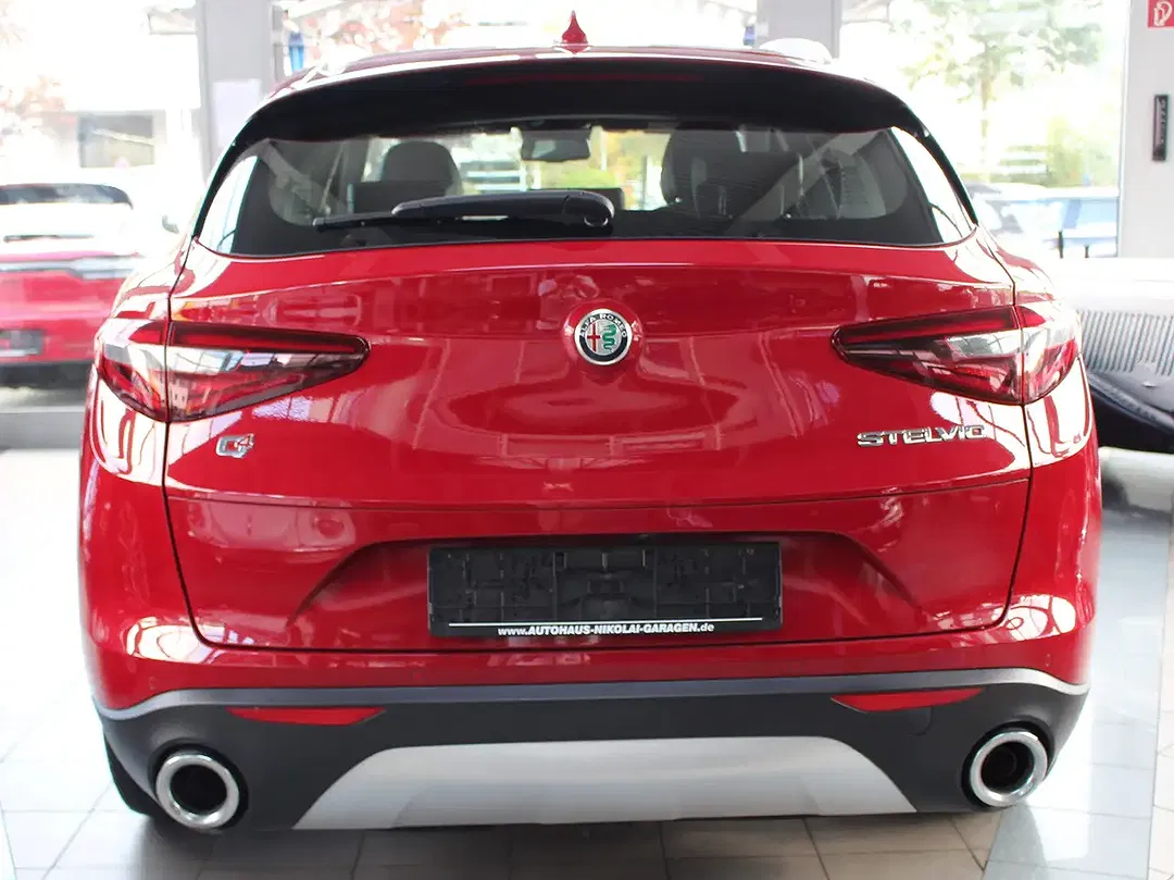 Alfa Romeo Stelvio - Thumbnail 4
