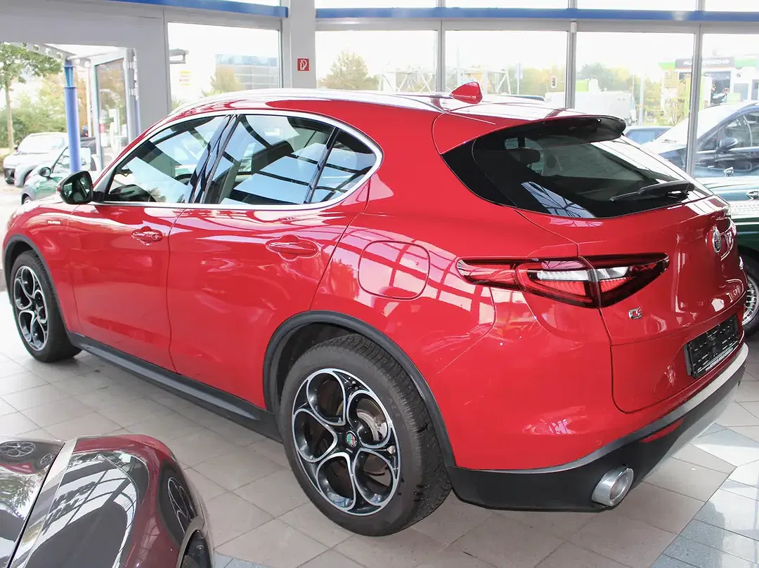 Alfa Romeo Stelvio - Thumbnail 5