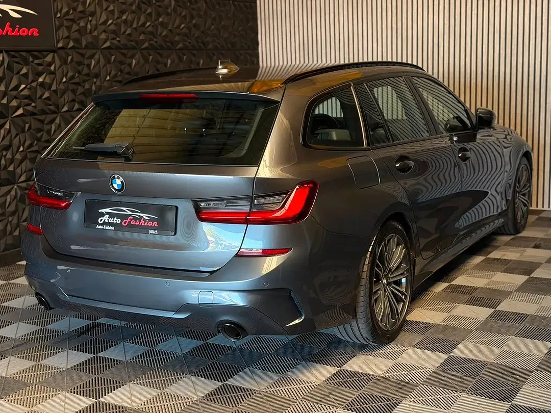 BMW 330 - Thumbnail 12