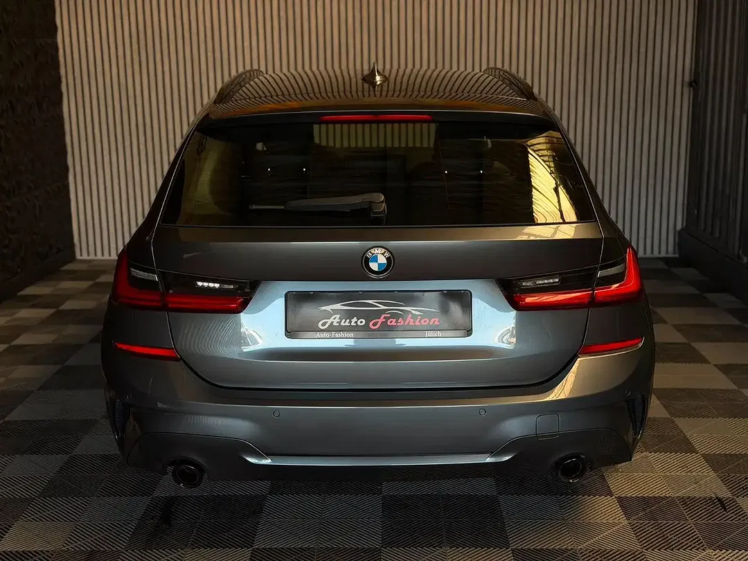 BMW 330 - Thumbnail 9