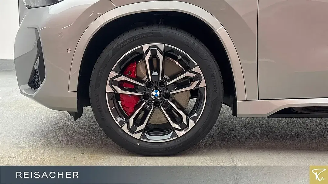 BMW X1 - Thumbnail 3
