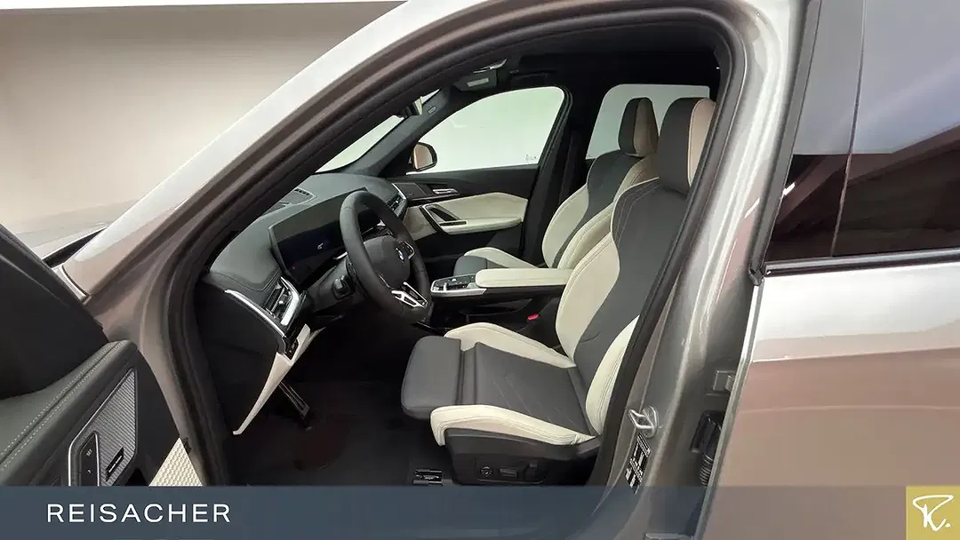 BMW X1 - Thumbnail 4