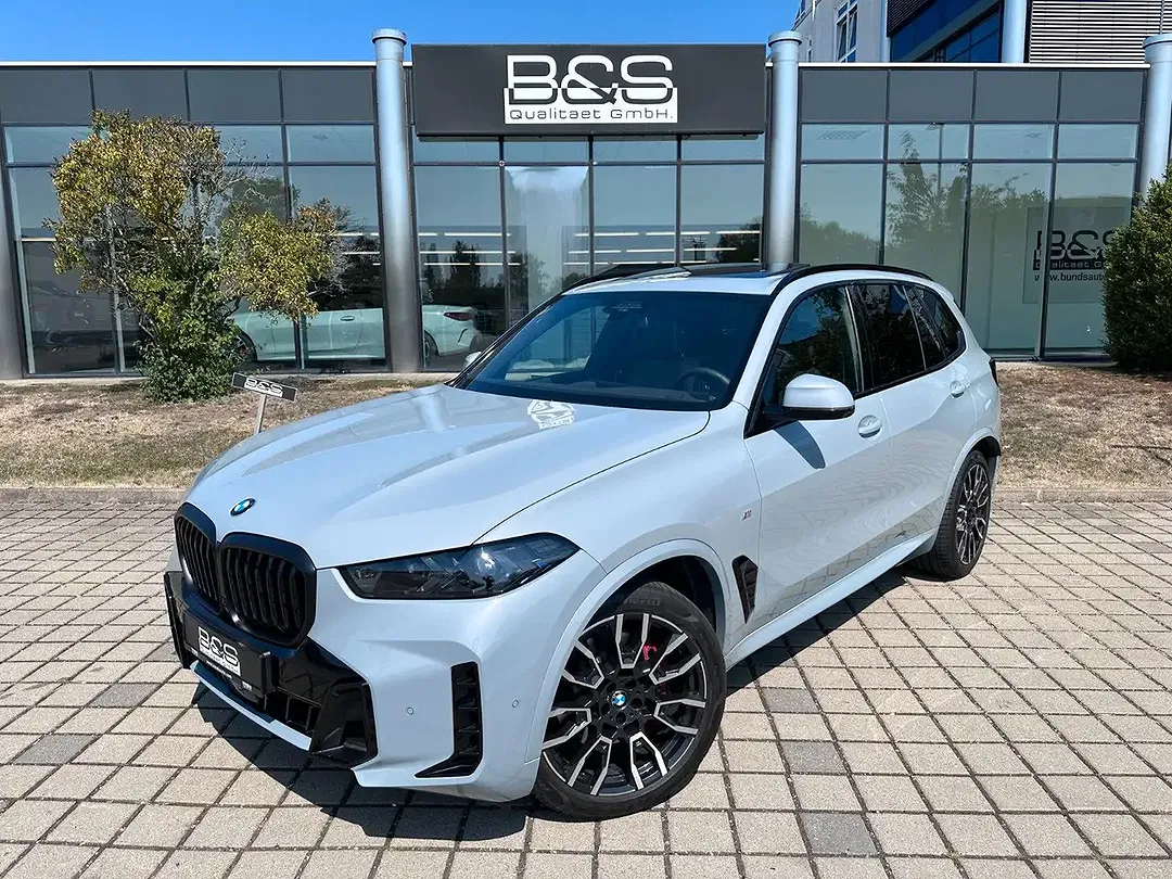 BMW X5 - Thumbnail 1