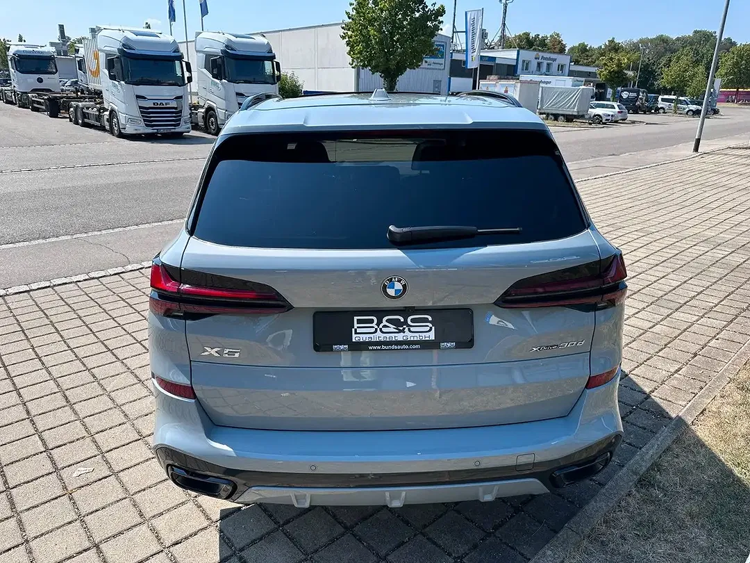 BMW X5 - Thumbnail 6