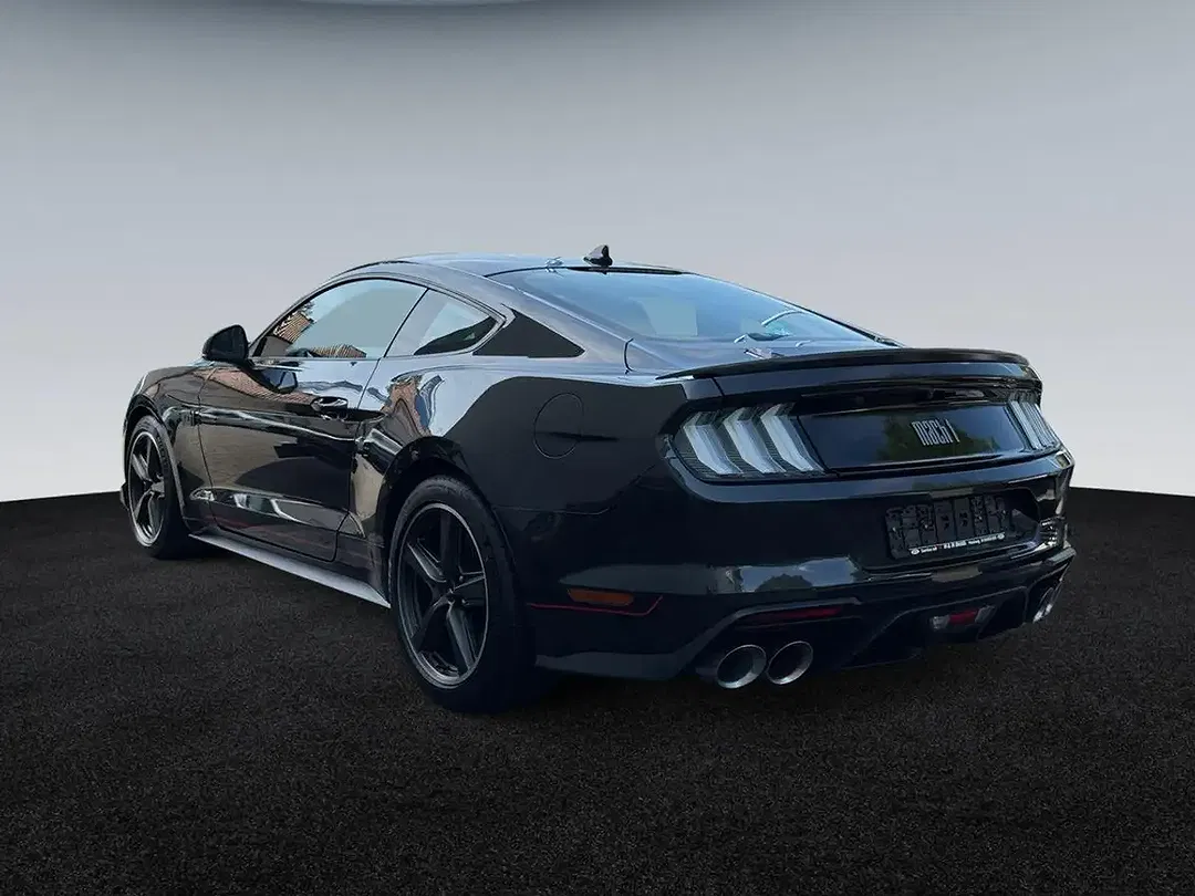 Ford Mustang - Thumbnail 5