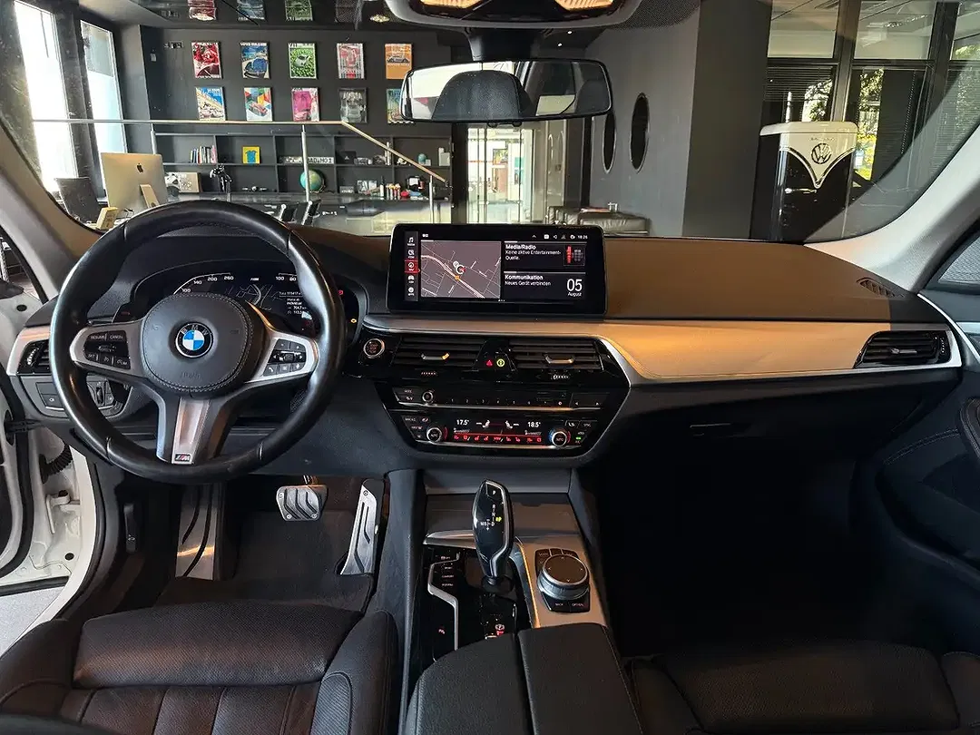 BMW 520 - Thumbnail 12