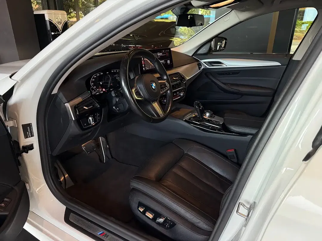 BMW 520 - Thumbnail 13