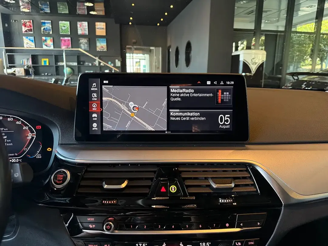 BMW 520 - Thumbnail 19