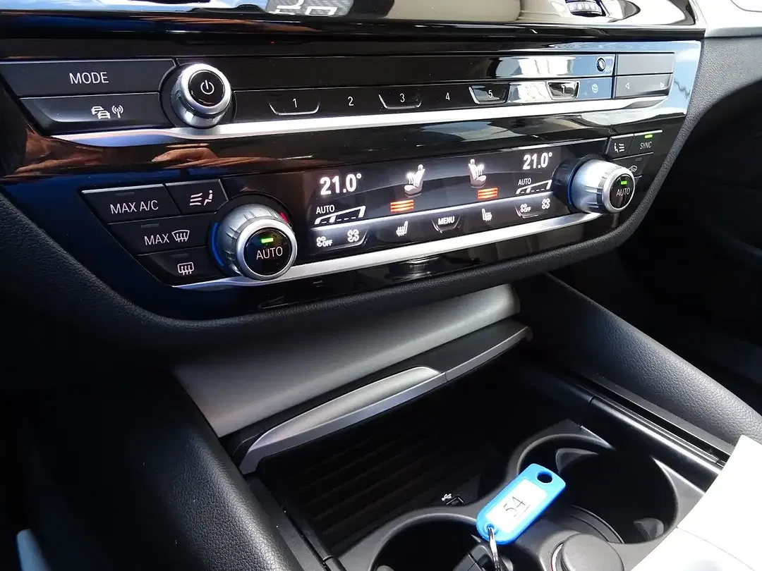 BMW 520 - Thumbnail 12