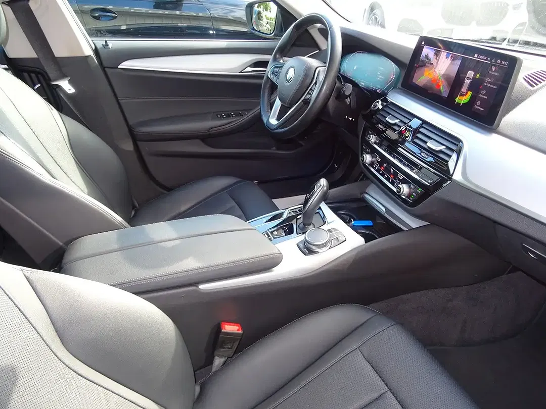 BMW 520 - Thumbnail 8