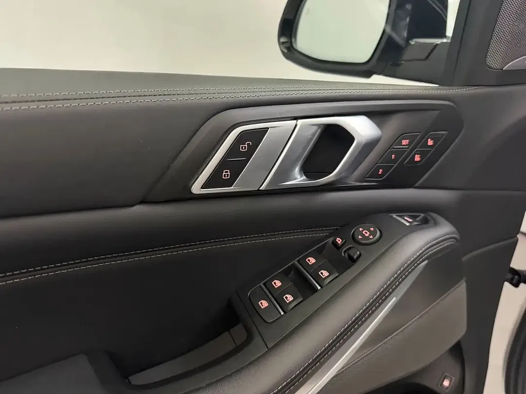 BMW X5 - Thumbnail 10