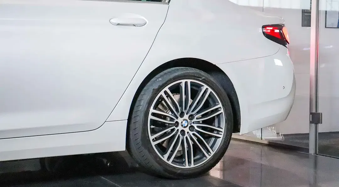 BMW 530 - Thumbnail 11
