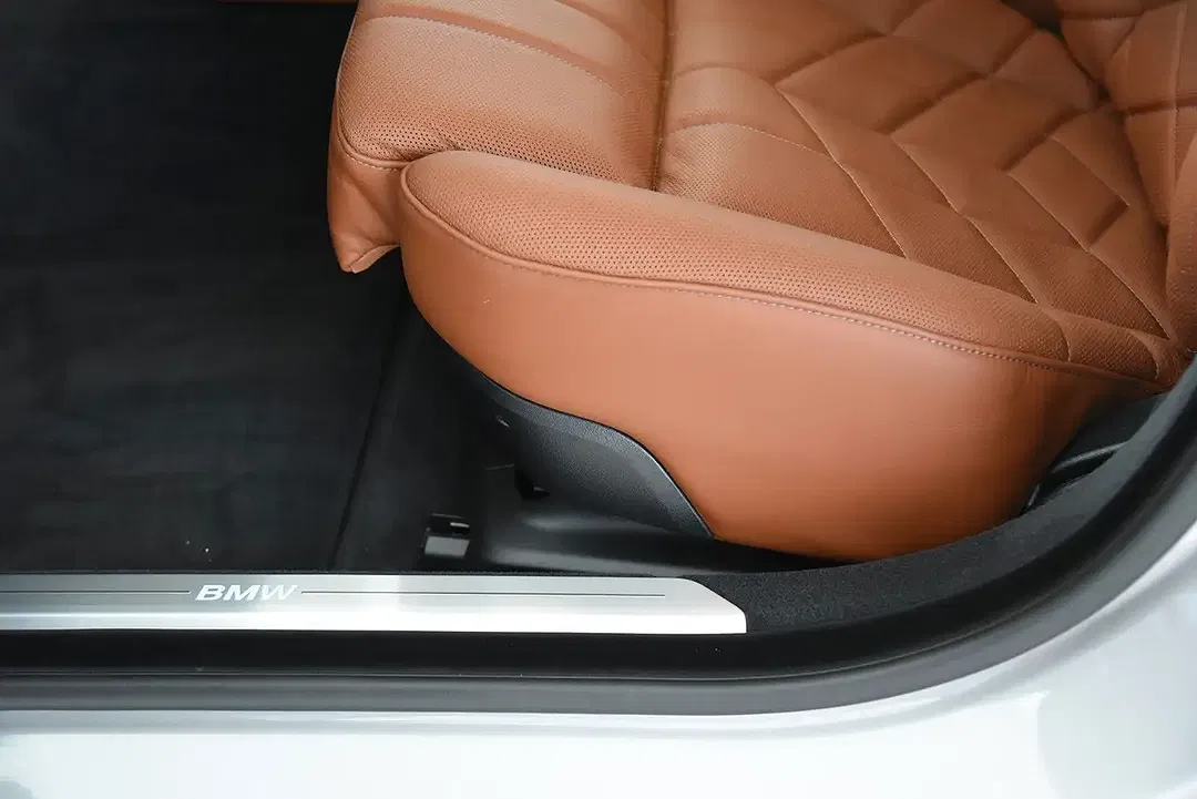 BMW 740 - Thumbnail 18
