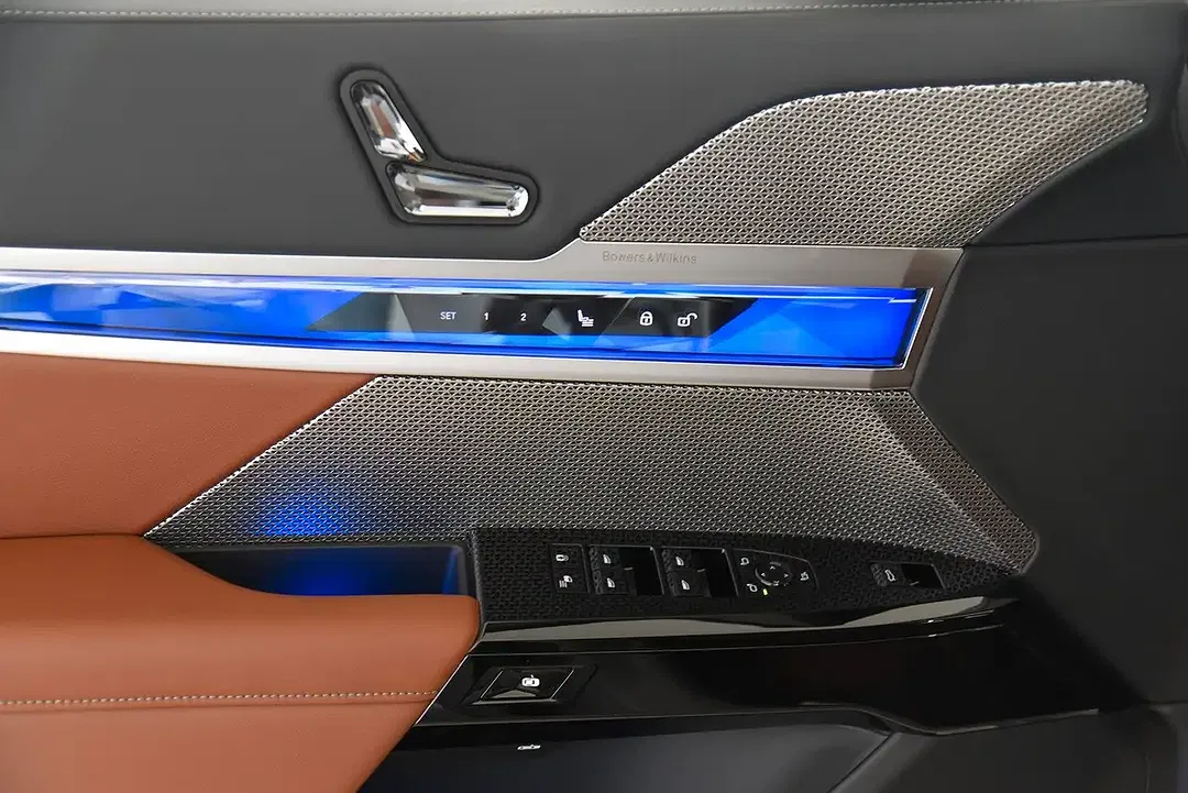 BMW 740 - Thumbnail 19