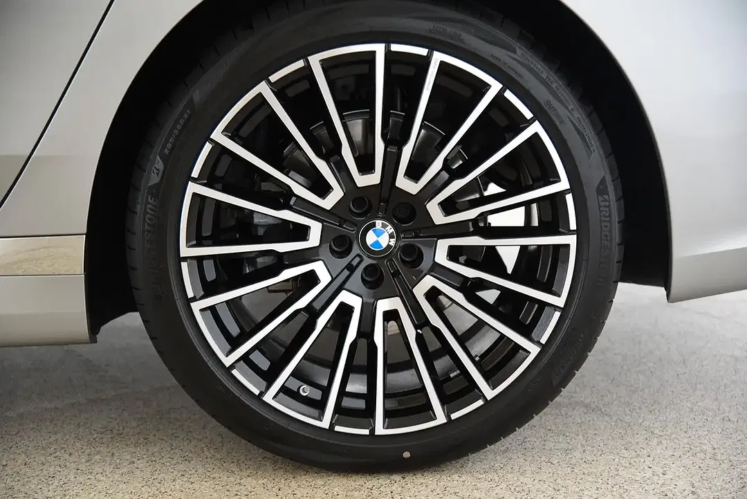 BMW 740 - Thumbnail 22