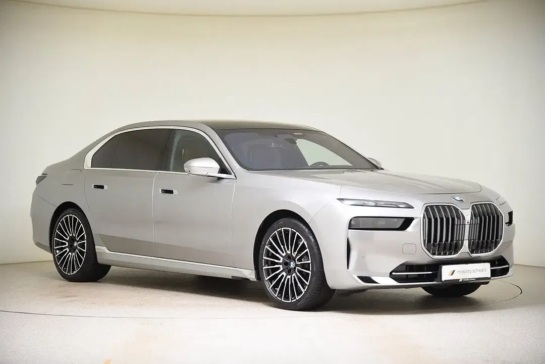 BMW 740 - Thumbnail 4