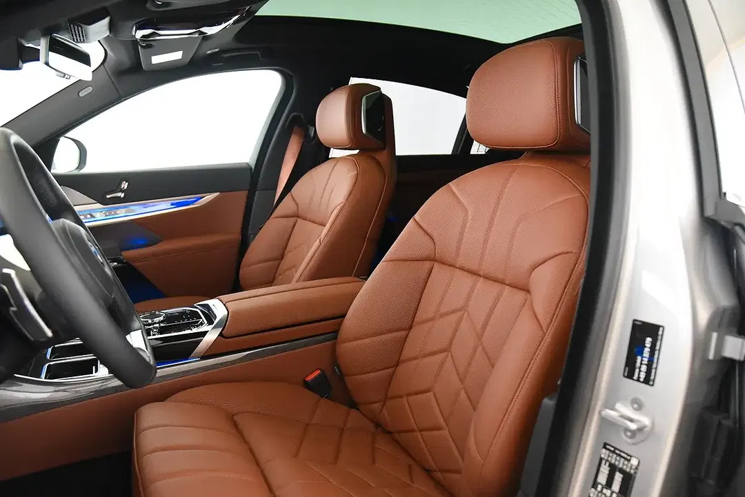 BMW 740 - Thumbnail 5