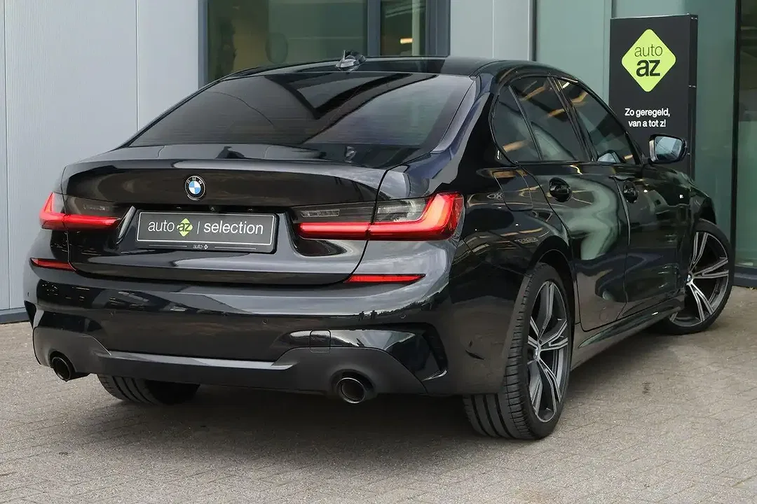 BMW 320 - Thumbnail 2