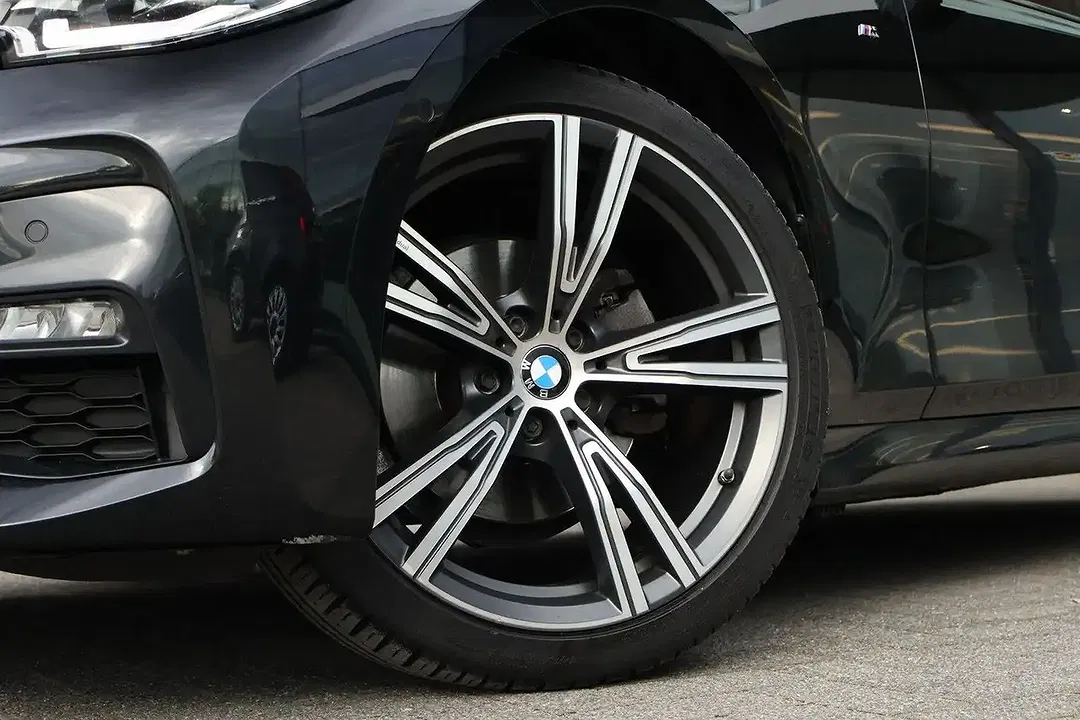 BMW 320 - Thumbnail 4