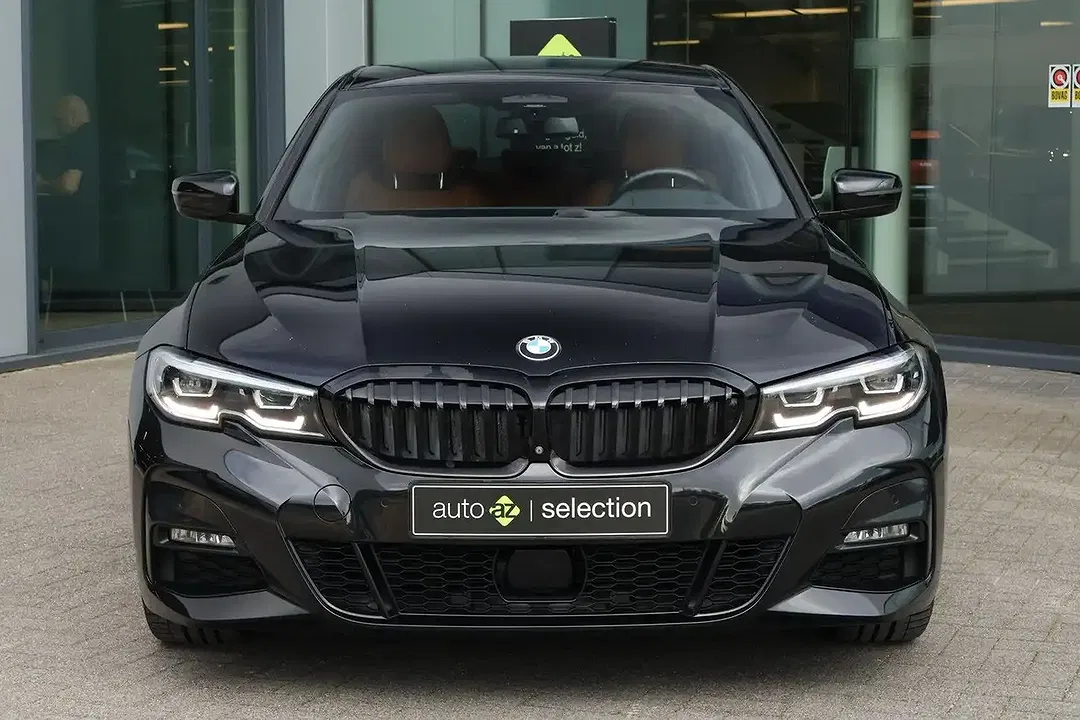 BMW 320 - Thumbnail 6