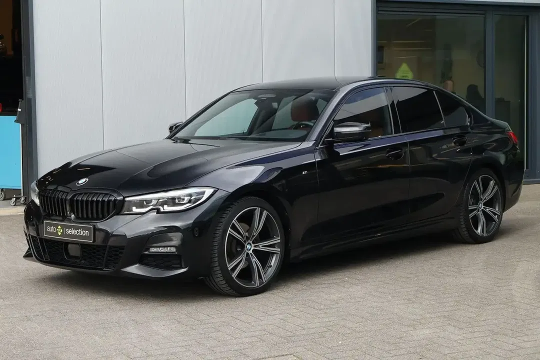 BMW 320 - Thumbnail 8