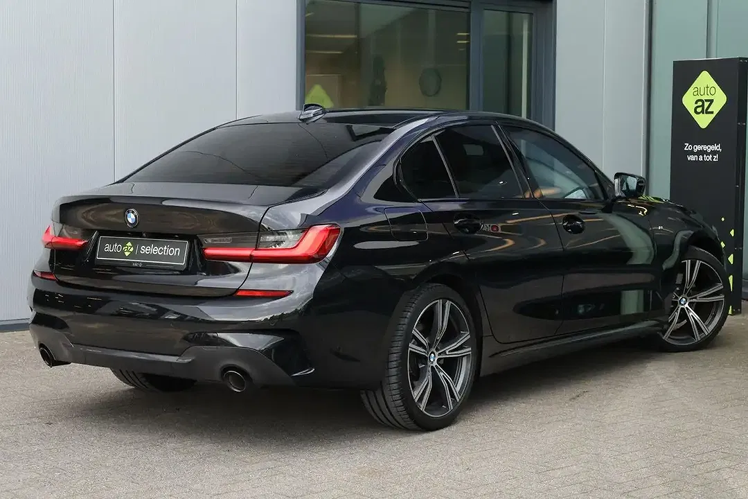 BMW 320 - Thumbnail 9