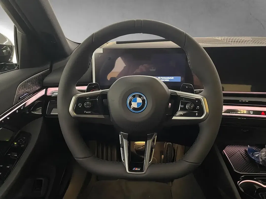 BMW 550 - Thumbnail 15