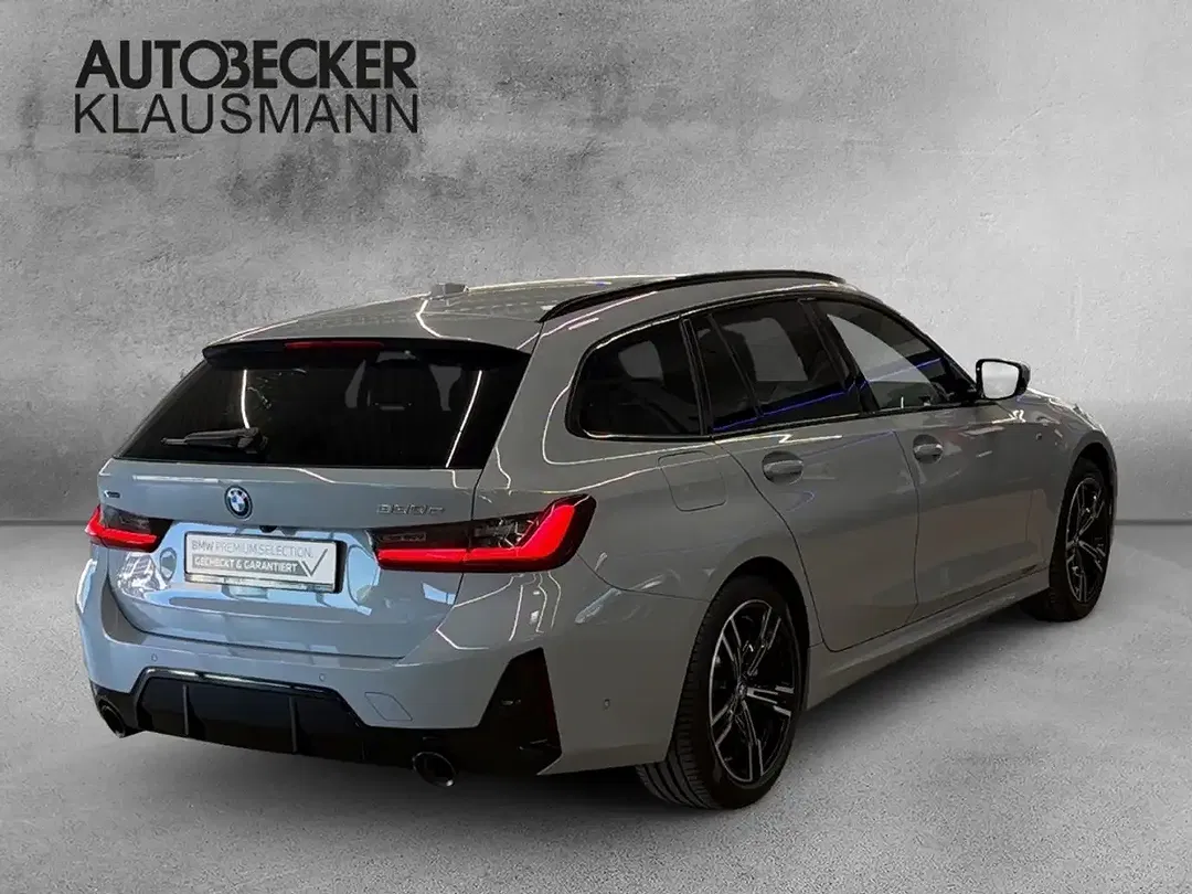 BMW 330 - Thumbnail 2