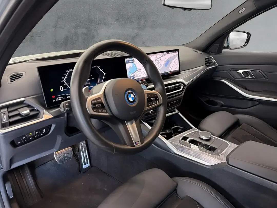 BMW 330 - Thumbnail 9