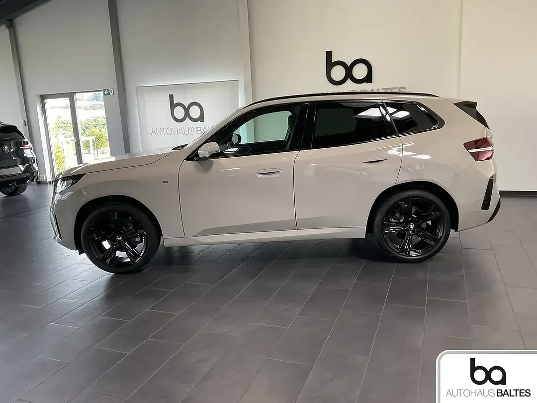 BMW X3 - Thumbnail 3