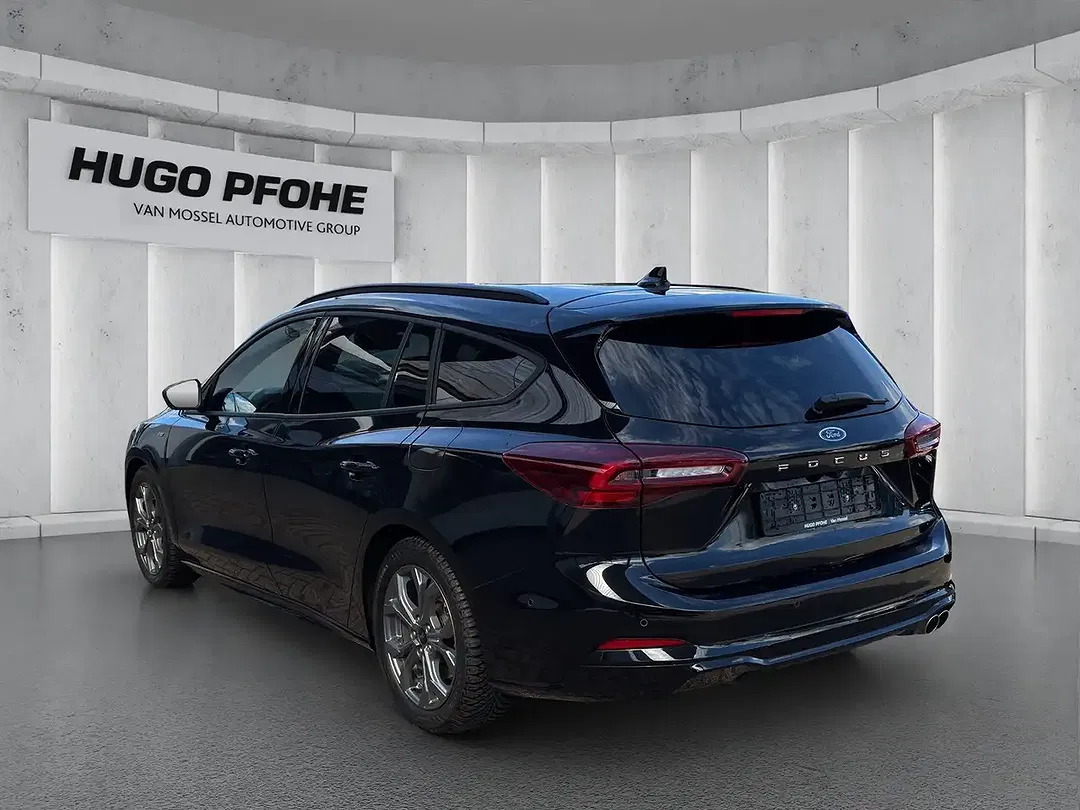 Ford Focus - Thumbnail 3