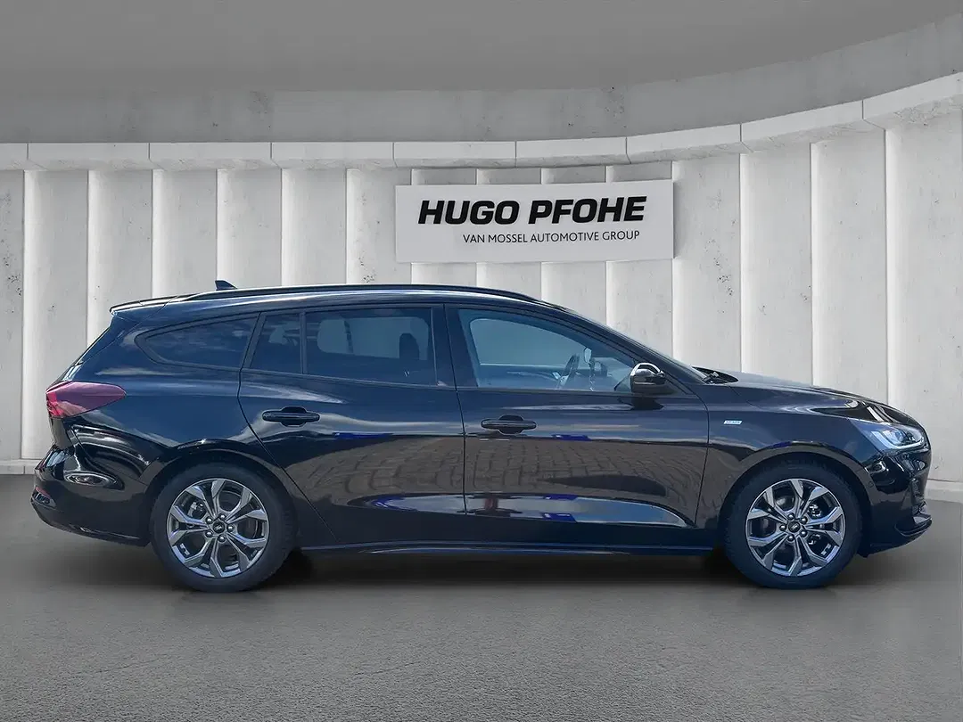 Ford Focus - Thumbnail 6