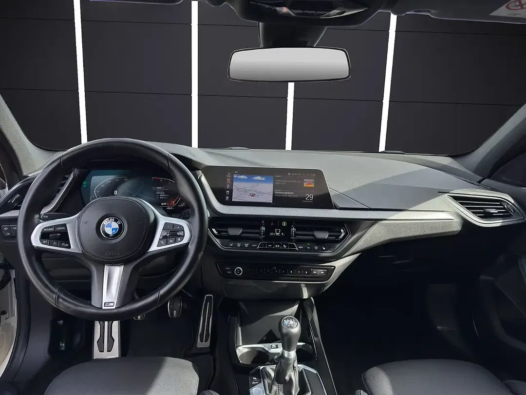 BMW 118 - Thumbnail 9