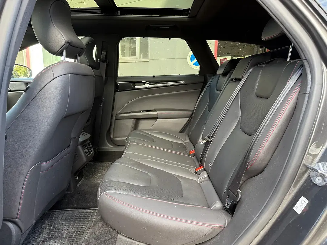 Ford Mondeo - Thumbnail 10