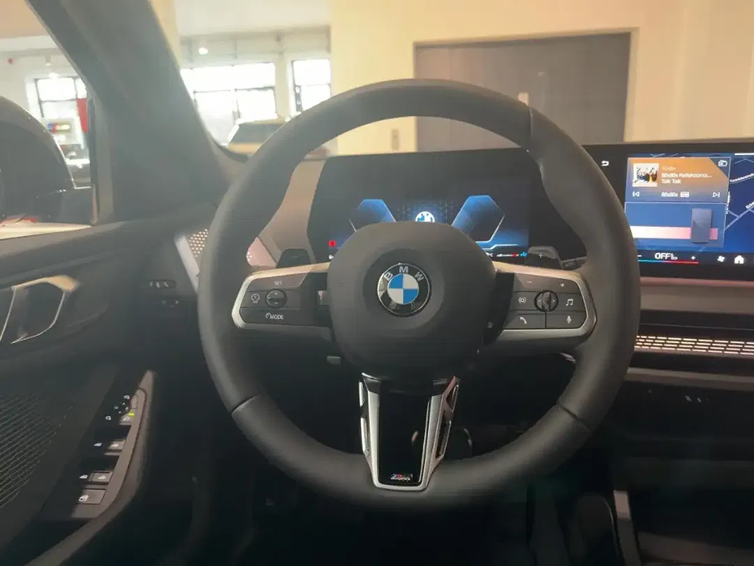 BMW 118 - Thumbnail 9