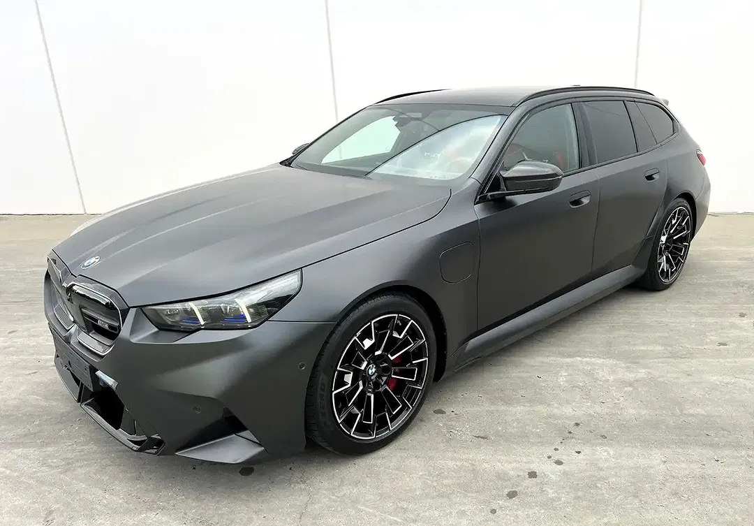BMW M5 - Thumbnail 1