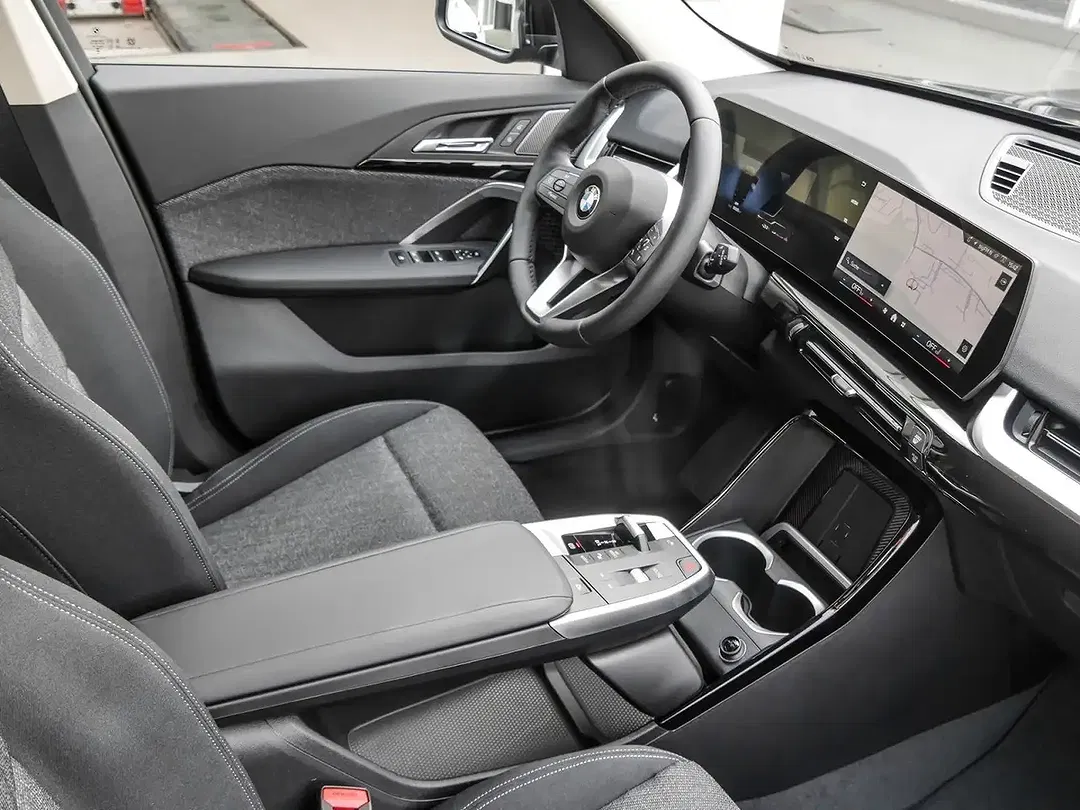 BMW X1 - Thumbnail 3