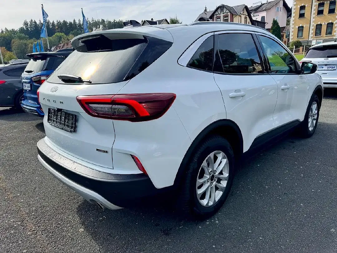 Ford Kuga - Thumbnail 3
