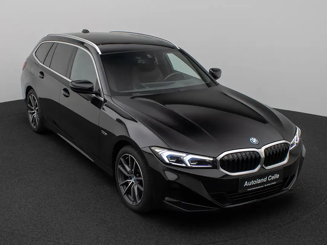 BMW 330 - Thumbnail 3
