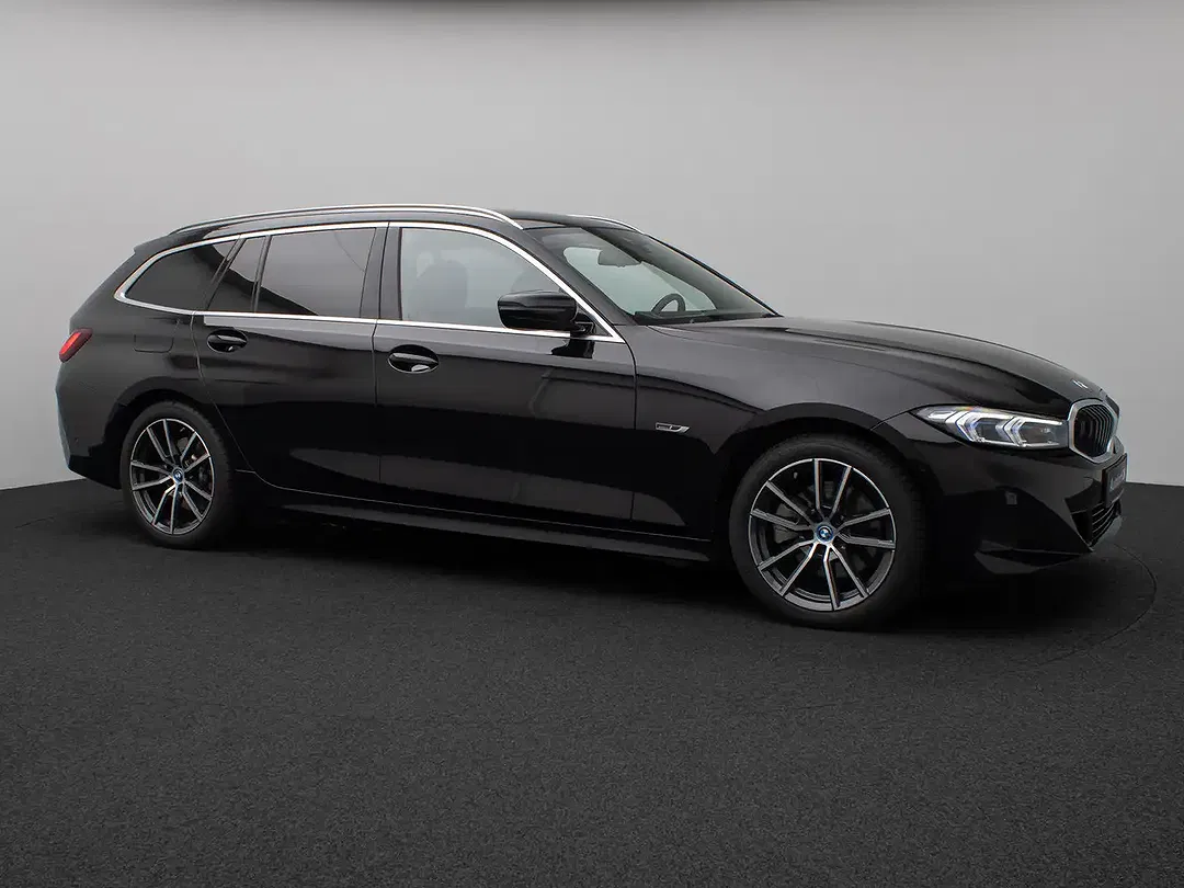 BMW 330 - Thumbnail 4