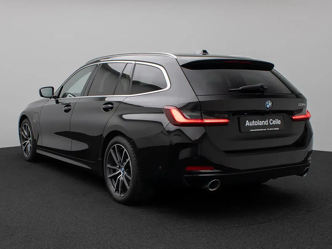 BMW 330 - Thumbnail 9