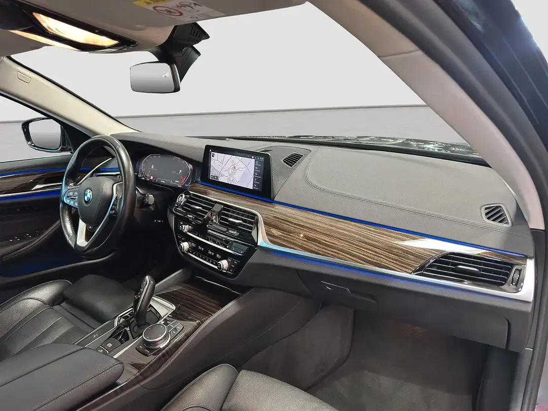 BMW 520 - Thumbnail 10