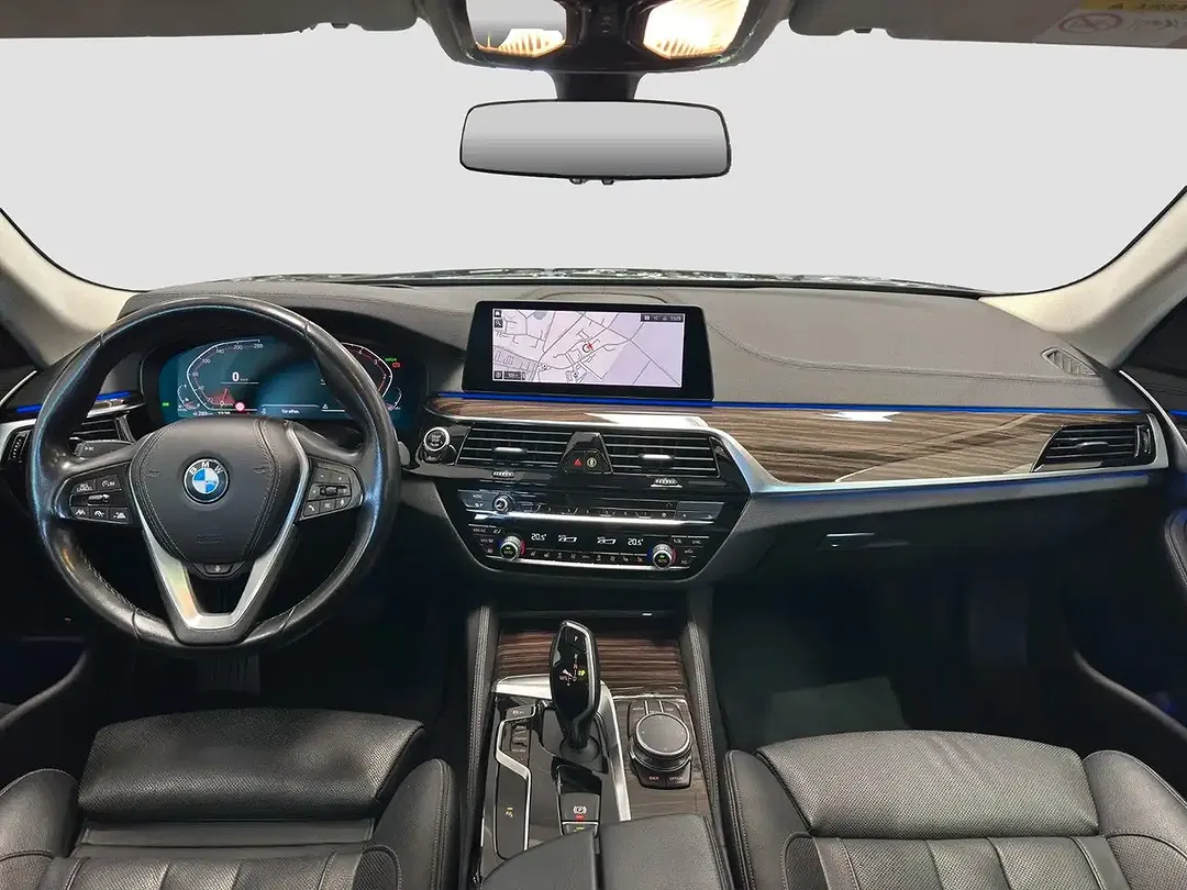 BMW 520 - Thumbnail 13