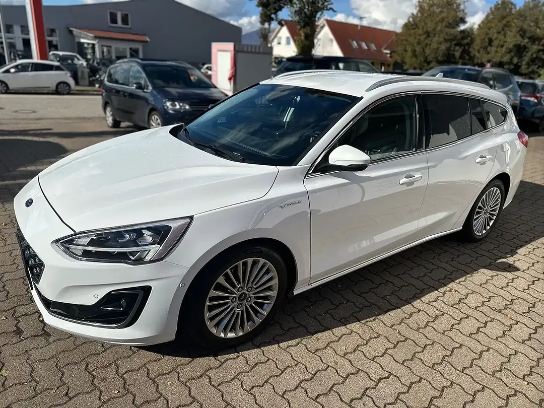 Ford Focus - Thumbnail 2