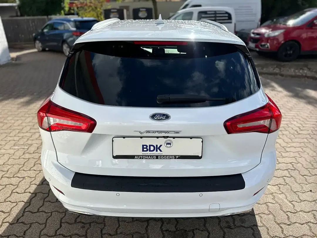 Ford Focus - Thumbnail 6